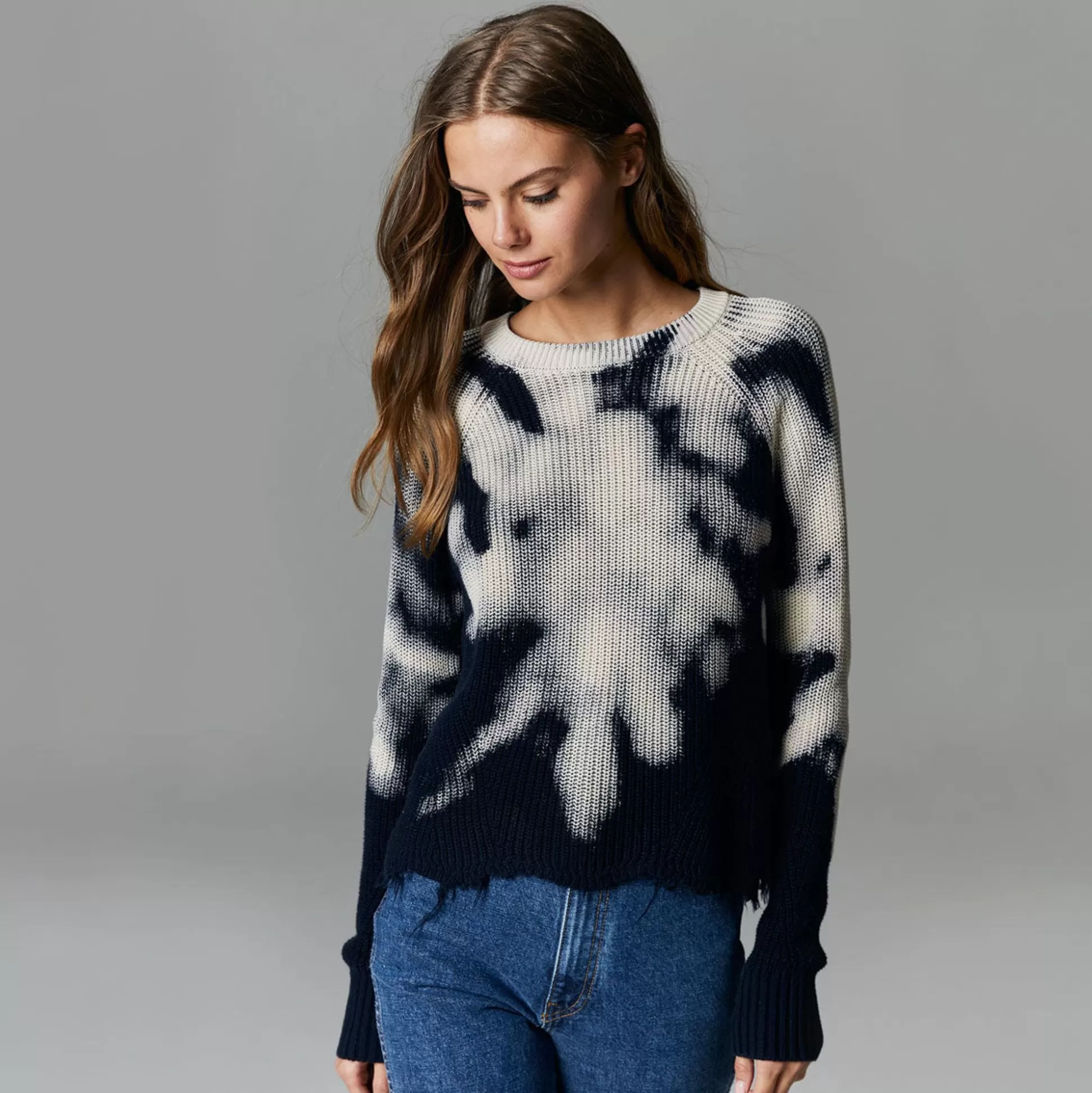 Autumn Cashmere Bleached Distressed Scallop Shaker<Women Sweaters