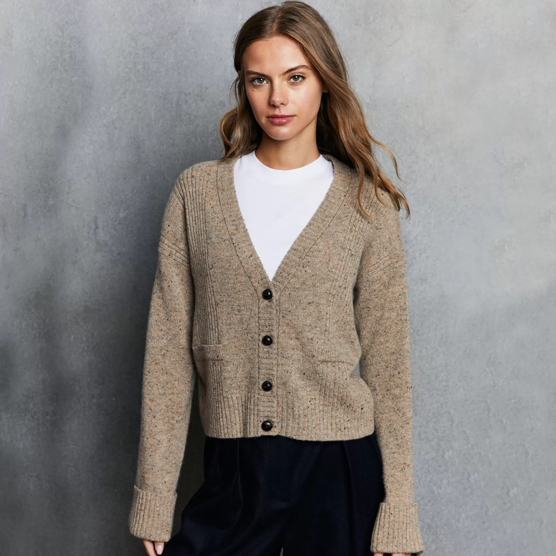 Autumn Cashmere Boxy Cuffed V-Neck Cardigan<Women Cardigans